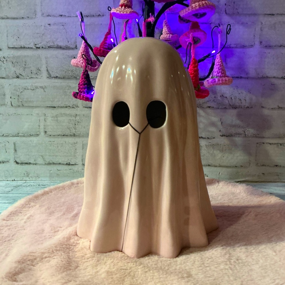 GOBLIN & GHOUL Pink Led Ceramic Ghost